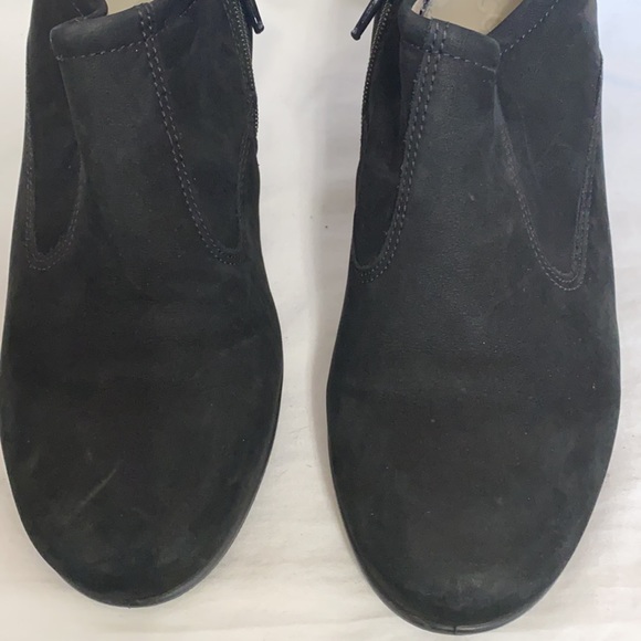 Ecco Black Suede Bootie Heel - Picture 4 of 6